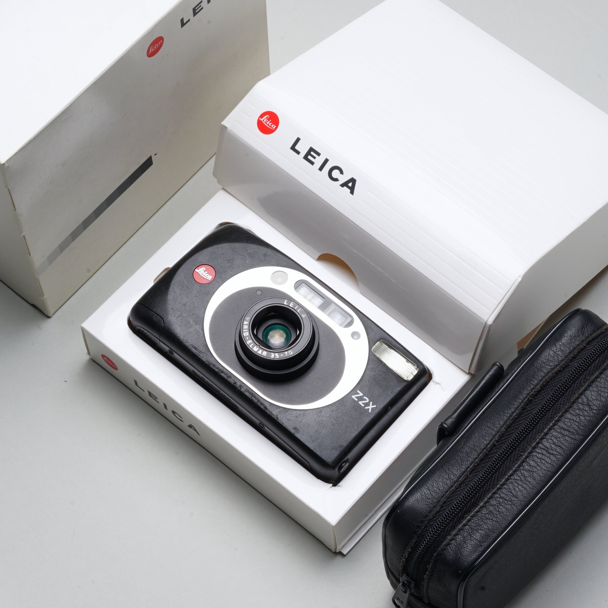Buy Leica Z2X Black now at Analogue Amsterdam
