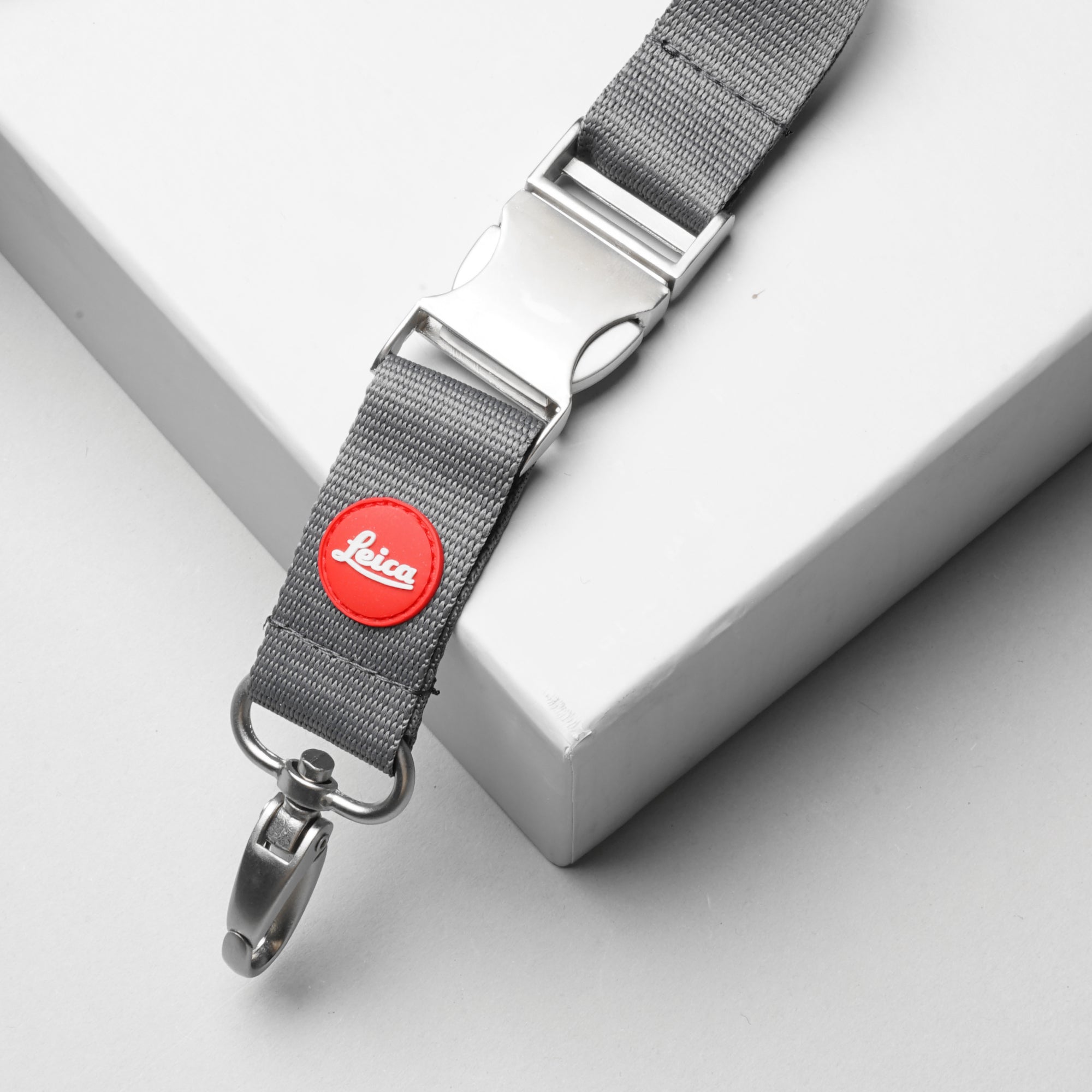 Buy Leica Keychain now at Analogue Amsterdam